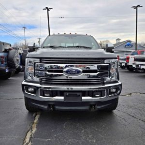 2018 Ford F350 Super Duty Crew Cab · Lariat Pickup 4D 6 3/4 ft